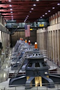 hoover_dam_turbinenraum