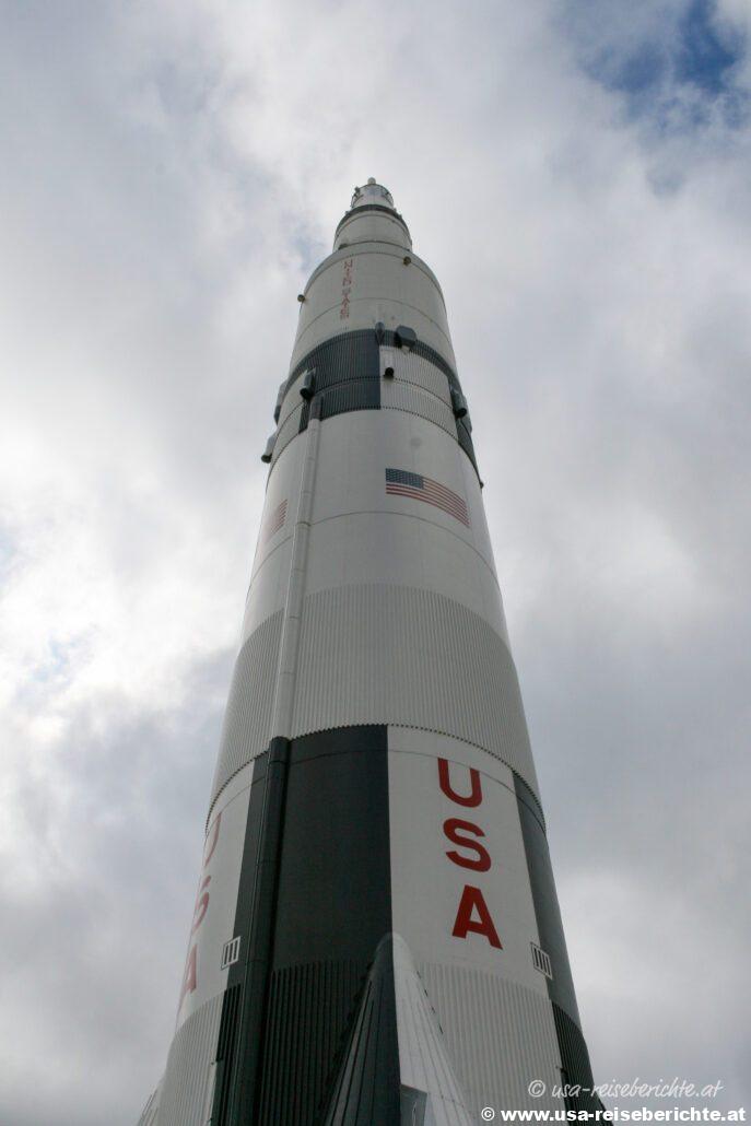 Saturn V Rakete vor dem Space and Rocket Center Huntsville