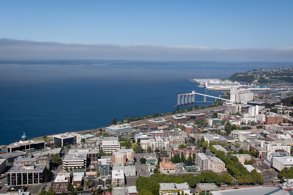 Blick auf den Puget Sound, Hafem mit Kreuzfahrtschiffen